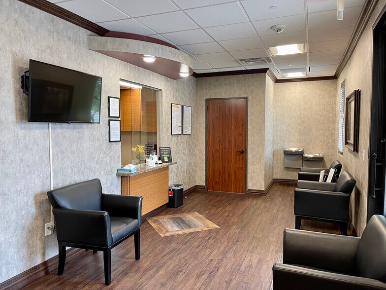 More Photos Of 255 W Lebanon, Frisco Medical For Lease