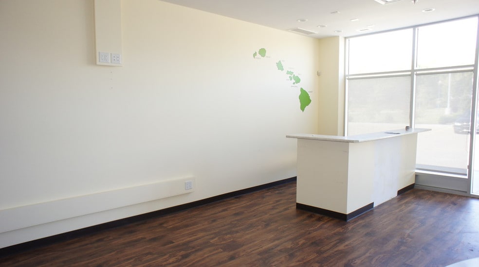 More Photos Of 10451 99 Ave, Fort Saskatchewan Storefront For Sale