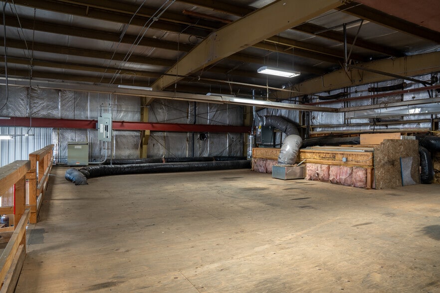 More Photos Of 8922 NE Vancouver Way, Portland Service For Lease