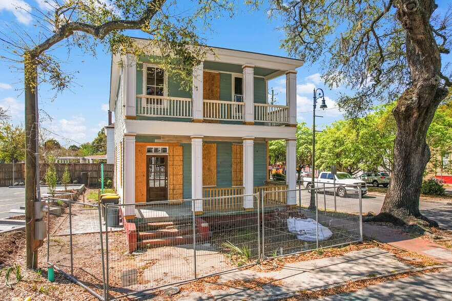 More Photos Of 423 W 42nd St, Savannah General Retail For Sale