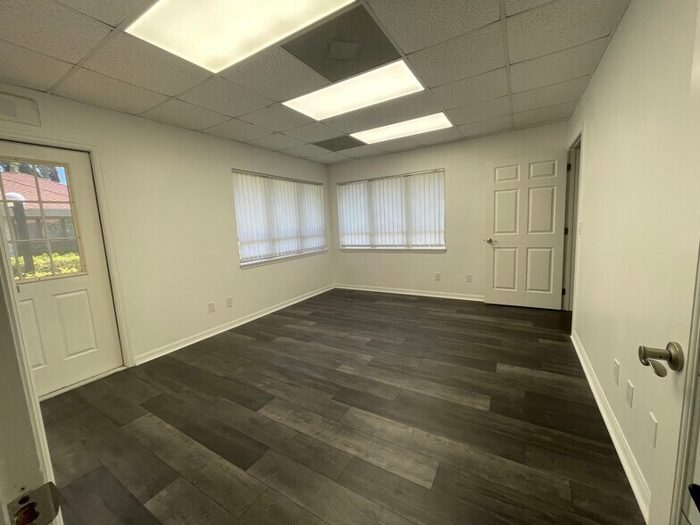 More Photos Of 12520 World Plaza Ln, Fort Myers Medical For Lease