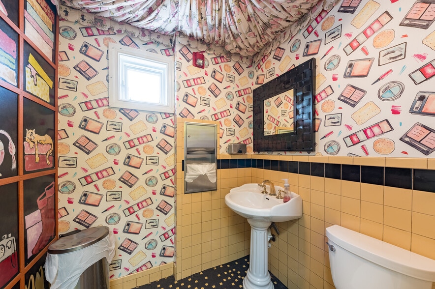 More Photos Of 1111 Fairmont Ave, Fairmont Restaurant For Sale