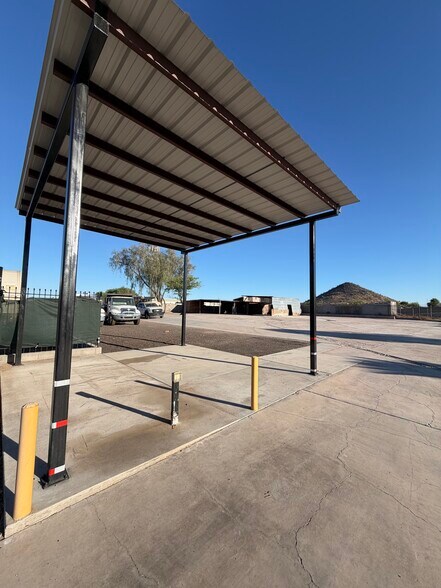 More Photos Of 1974 E Deer Valley Rd, Phoenix Contractor Storage Yard For Lease