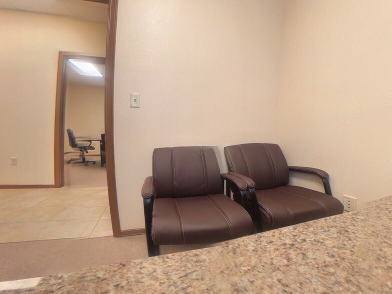 More Photos Of 3012 Mountain Pass Blvd, Anthony Office For Lease