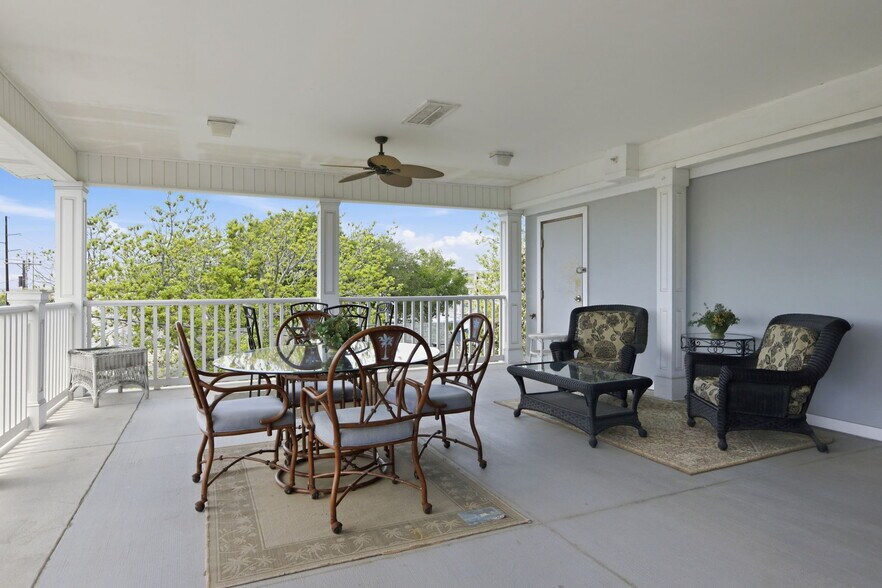More Photos Of 313 Cedar St, Beaufort Apartments For Sale