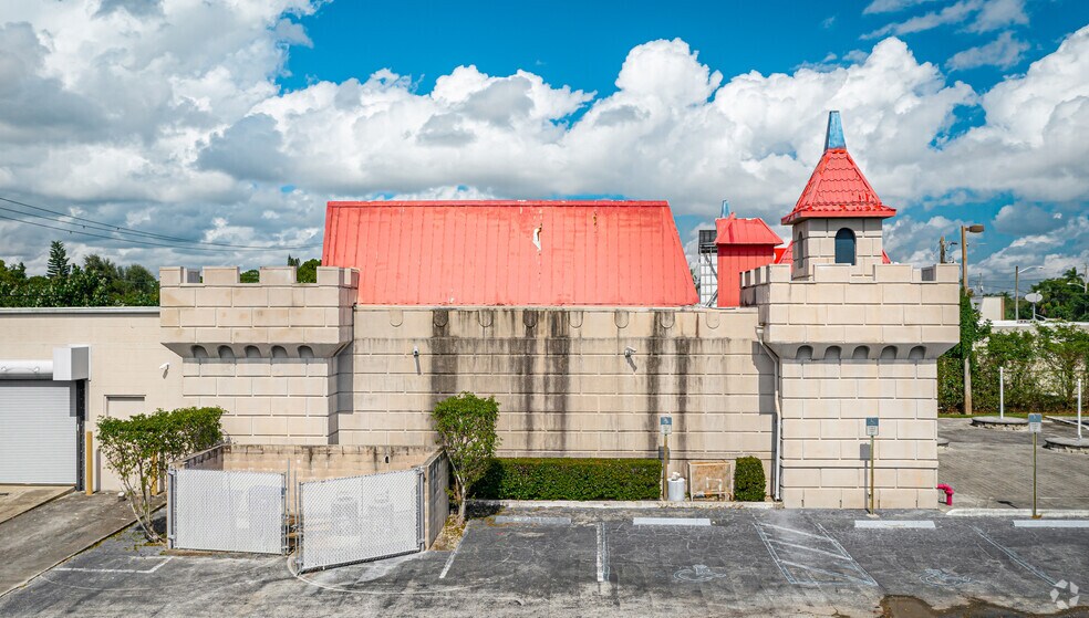 More Photos Of 8031 N Military Trl, Palm Beach Gardens Freestanding For Sale