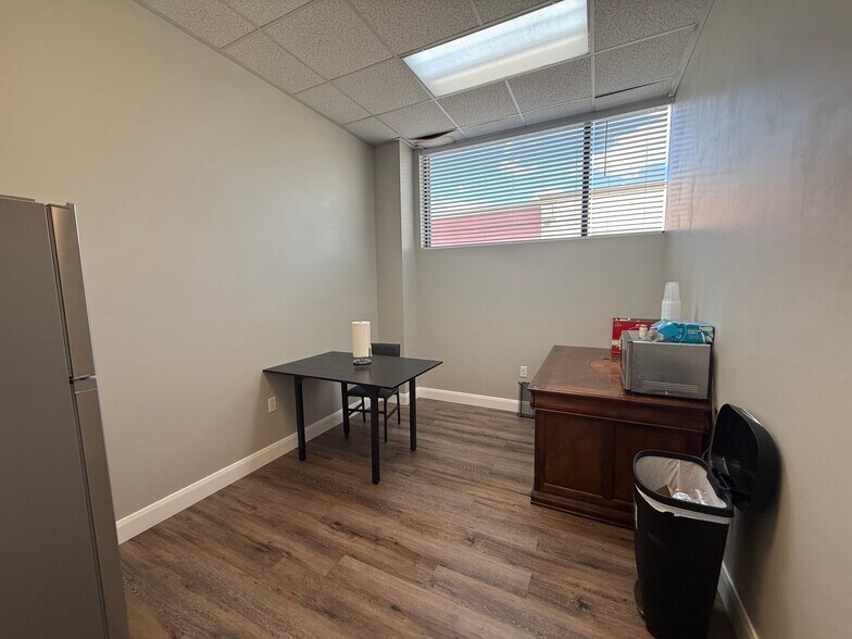 More Photos Of 1169 E 1010 N, Spanish Fork Showroom For Sale
