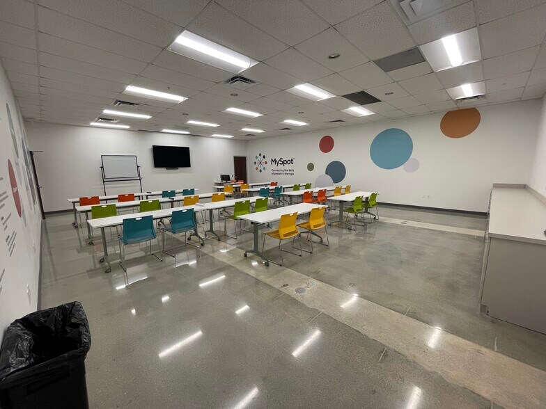 More Photos Of 3001-3045 N Commerce Pky, Miramar Office For Lease