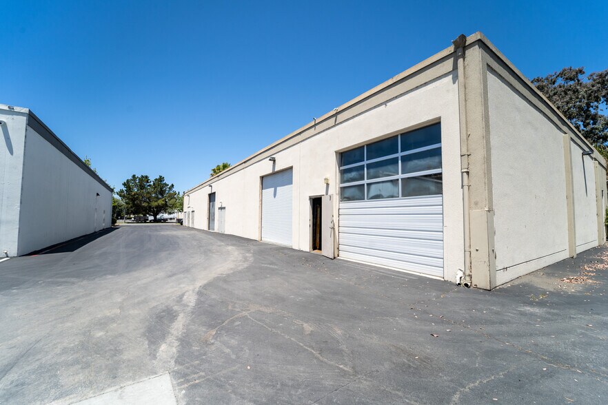 More Photos Of 1296-1306 Reamwood Ave, Sunnyvale Flex For Lease