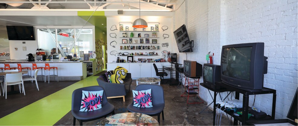 More Photos Of 118 NW 8th St, Oklahoma City Freestanding For Sale