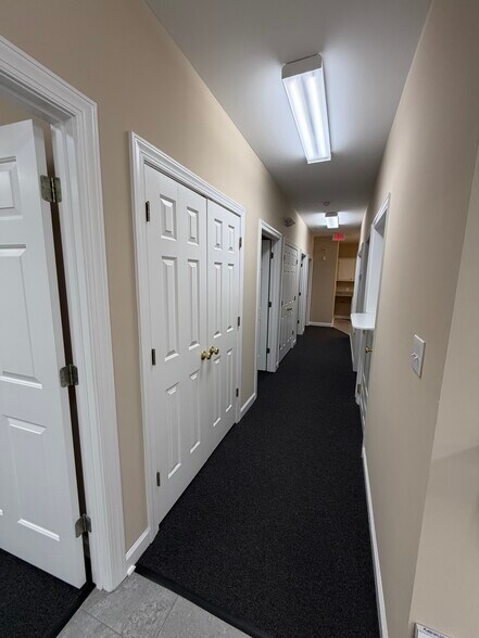 More Photos Of 1662 E Booker Dairy Rd, Smithfield Office For Lease