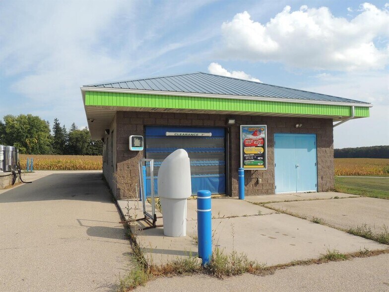 More Photos Of 375 S Main St, Clintonville Specialty For Sale