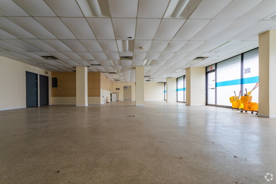 More Photos Of 1267 Forest Ave, Staten Island Unknown For Lease