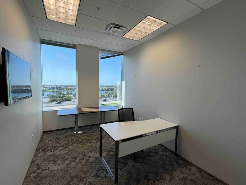 More Photos Of 4901 Vineland Rd, Orlando Office For Lease
