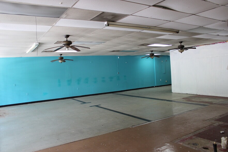 More Photos Of 6050 Moncrief Rd, Jacksonville Unknown For Lease