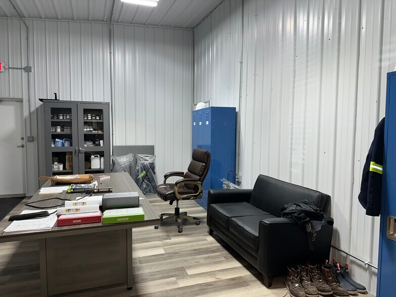 More Photos Of 10919 W Wilmington Rd, Peotone Distribution For Sale