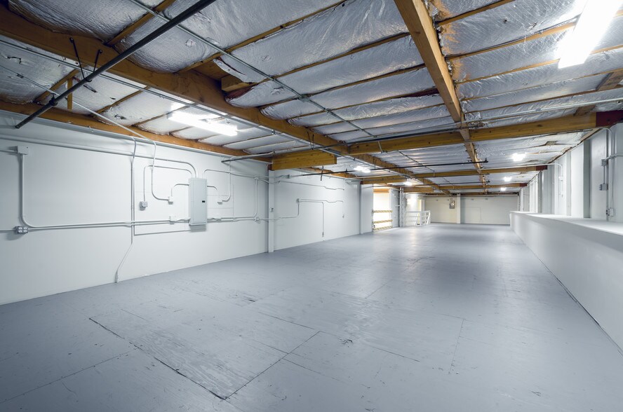 More Photos Of 901 Shasta St, Redwood City Warehouse For Lease