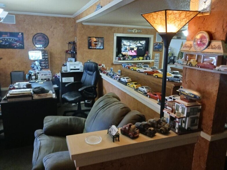 More Photos Of 4161 Hwy 62 SW, Mountain Home Restaurant For Sale