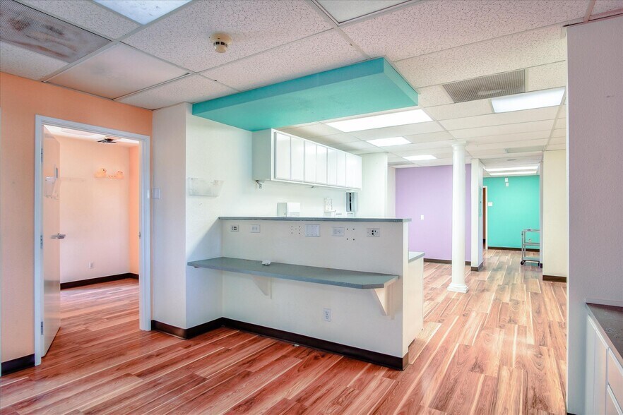 More Photos Of 890 Sunset Dr, Hollister Medical For Lease