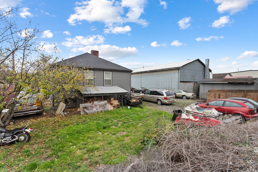 More Photos Of 2401 Old Highway 99 S Rd, Mount Vernon Auto Repair For Sale