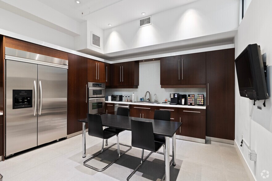 More Photos Of 45-47 NE 36th St, Miami Freestanding For Sale