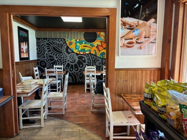 More Photos Of 407 Boul Sir-Wilfrid-Laurier, Beloeil General Retail For Lease