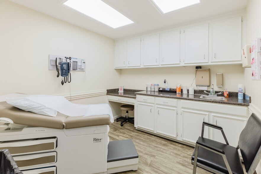 More Photos Of 412 E 4th Ave, Cordele Healthcare For Sale