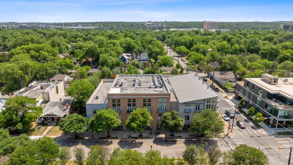 More Photos Of 1601 E Cesar Chavez St, Austin Apartments For Sale