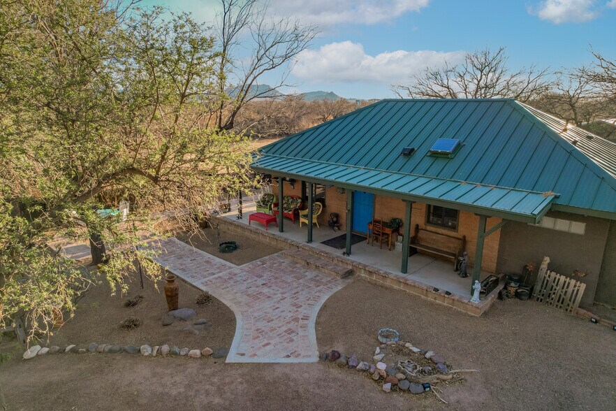 More Photos Of 3001 E Frontage Rd, Amado Restaurant For Sale