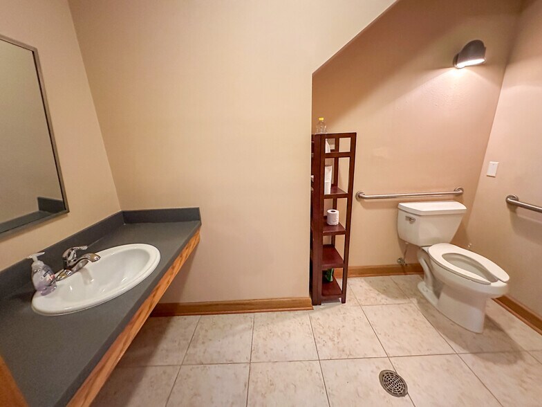 More Photos Of 13310 Kanis Rd, Little Rock Office Residential For Sale