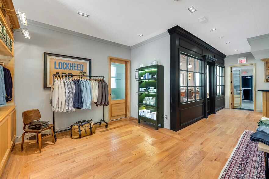 More Photos Of 223 SE 1st St, Miami Storefront Retail Office For Lease