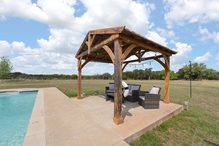 More Photos Of 3119 County Road 2730, Glen Rose Lodge Meeting Hall For Sale