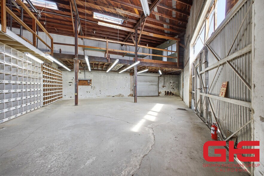 More Photos Of 2020 S Mesa St, San Pedro Industrial For Sale