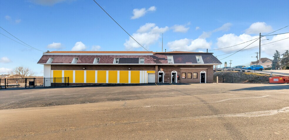 More Photos Of 329 Forest Grove Rd, Coraopolis Manufacturing For Lease