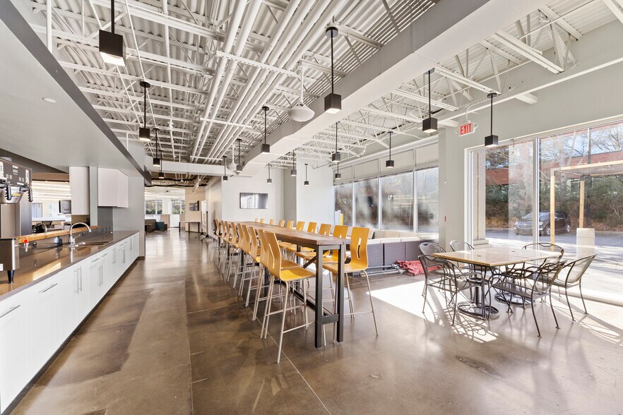 More Photos Of 5520 Capital Center Dr, Raleigh Office For Sale