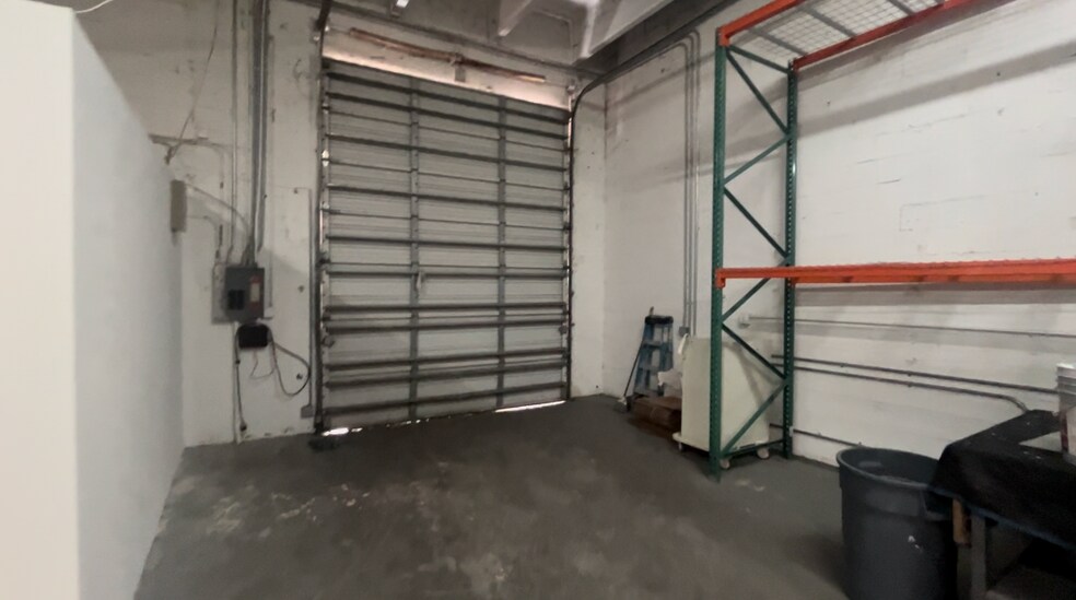 More Photos Of 13740 NW 19th Ave, Opa Locka Warehouse For Lease