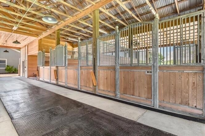 More Photos Of 10910 Ruden Rd, North Fort Myers Specialty For Sale