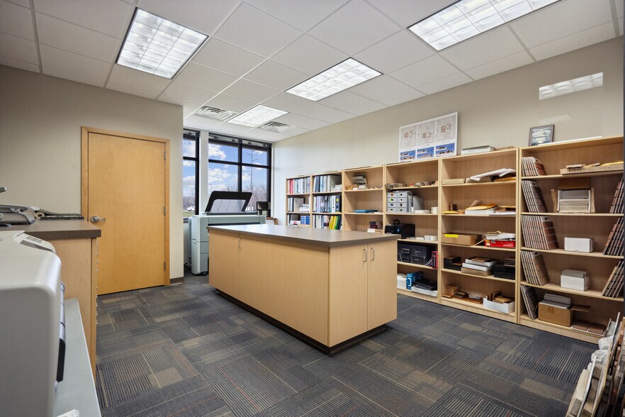 More Photos Of 3015 Greyhound Dr, Waterloo Medical For Lease