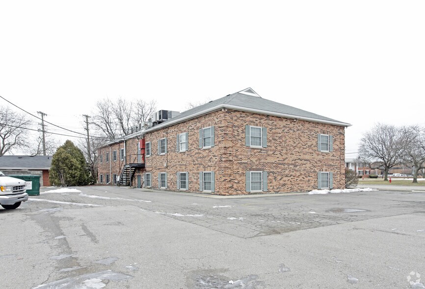Primary Photo Of 19001 E 8 Mile Rd, Eastpointe Office For Sale