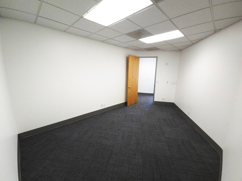More Photos Of 13765 Alton Pky, Irvine Research And Development For Lease
