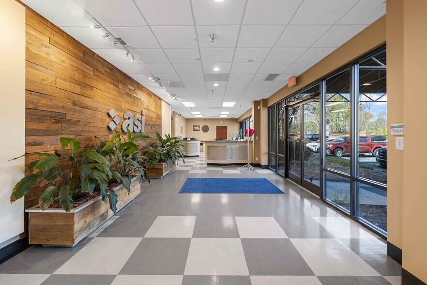 More Photos Of 600 Irving Pky, Holly Springs Light Manufacturing For Sale