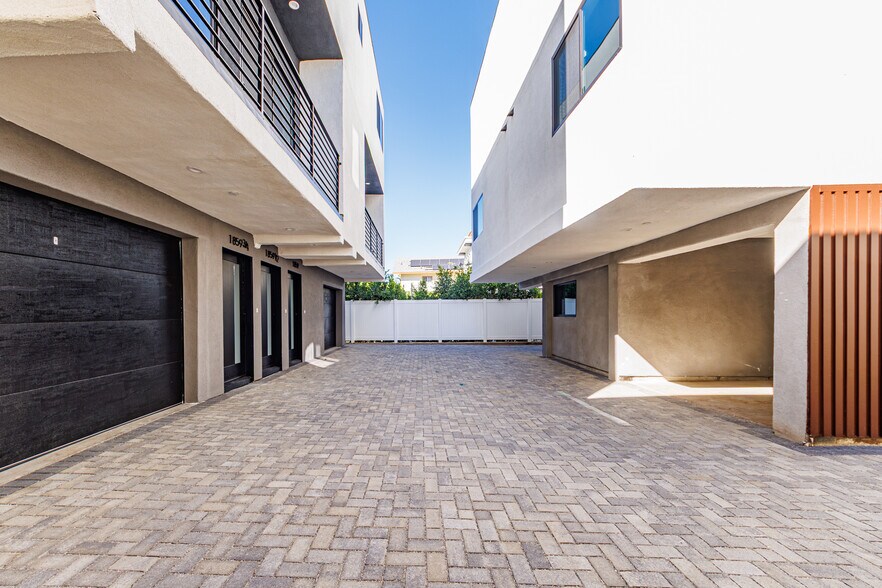 More Photos Of 1857 Crenshaw Blvd, Los Angeles Apartments For Sale