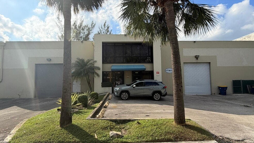 More Photos Of 2248-2252 NW 93rd Ave, Miami Warehouse For Sale