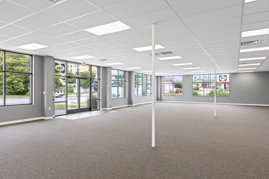 More Photos Of 7308 Shallowford Rd, Chattanooga Storefront Retail Office For Sale