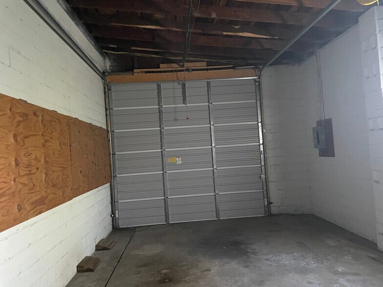 More Photos Of 40 W Monroe St, Latrobe Warehouse For Lease