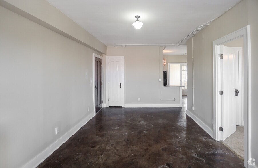 More Photos Of 111 E 16th St, Indianapolis Apartments For Lease
