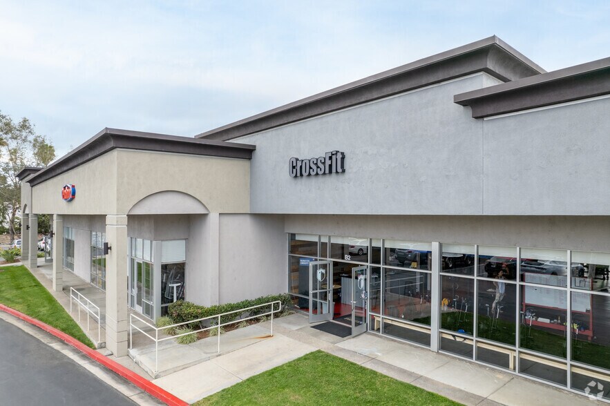 More Photos Of 23052 Lake Forest Dr, Laguna Hills Storefront For Lease