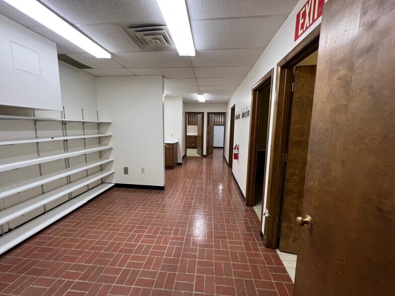 More Photos Of 21245 Lorain Rd, Fairview Park Medical For Lease