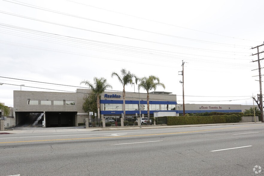 Primary Photo Of 9540 De Soto Ave, Chatsworth Manufacturing For Lease