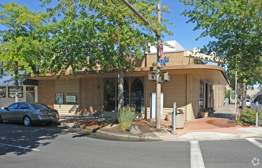 More Photos Of 101 N 3rd St, Yakima Freestanding For Sale